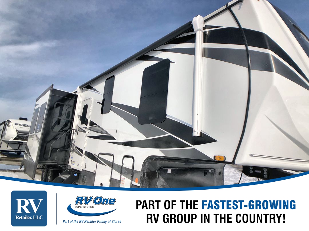 New 2021 Jayco Seismic Toy Hauler ALTOONA, IA 1UJCJSBV2M19U0105 New RVs for Sale Des